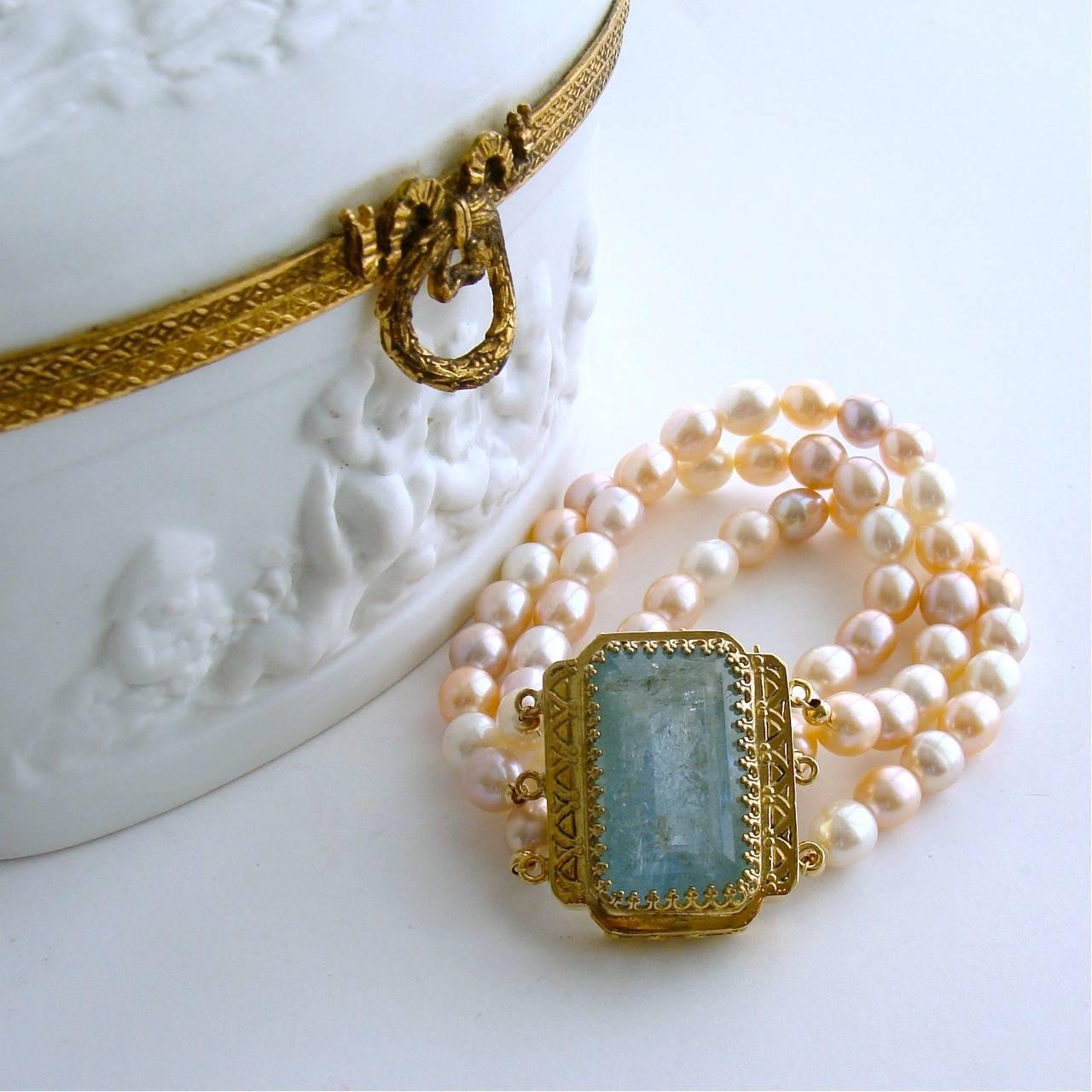 Multicolor Pearl Gold Cuff Bracelet with Aquamarine Clasp In New Condition In Colleyville, TX