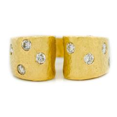 Stylish Round Brilliant Gold Ring
