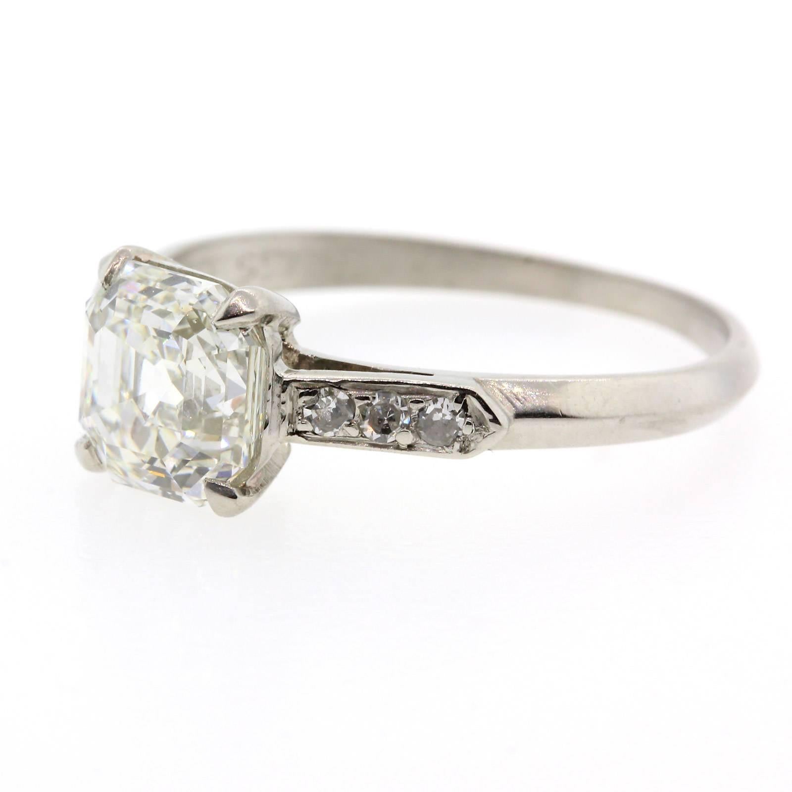 1940s 1.53 Carat GIA Cert Asscher Cut Diamond Platinum Ring In Excellent Condition In Beverly Hills, CA