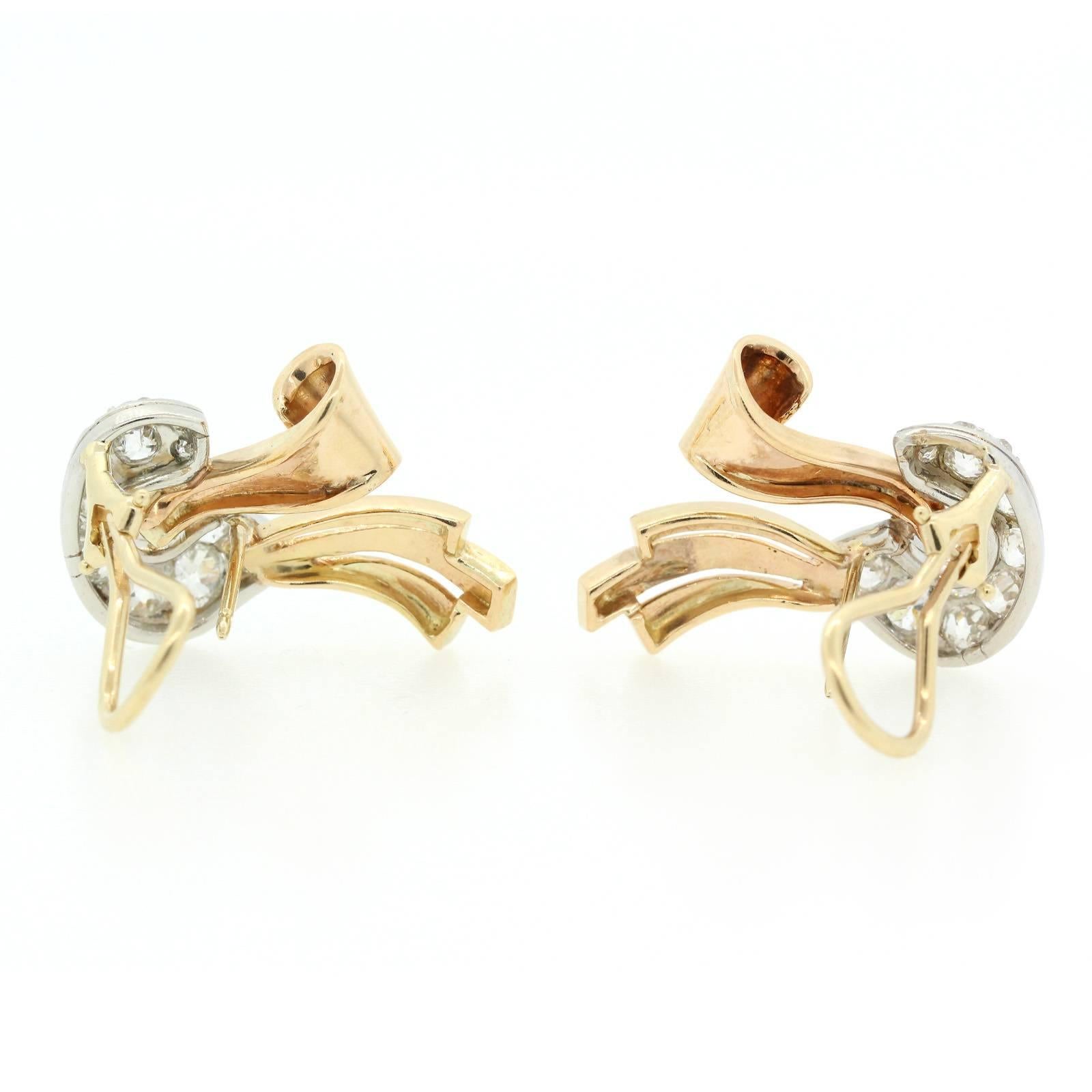 1940s Retro Diamond  Rose Gold and Platinum Earrings In Excellent Condition For Sale In Beverly Hills, CA