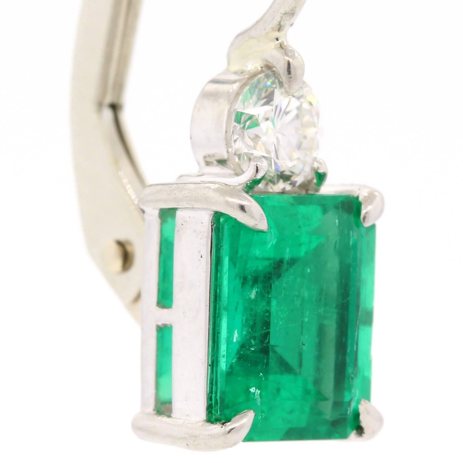 Colombian Emerald Diamond Platinum Earrings In Excellent Condition In Beverly Hills, CA
