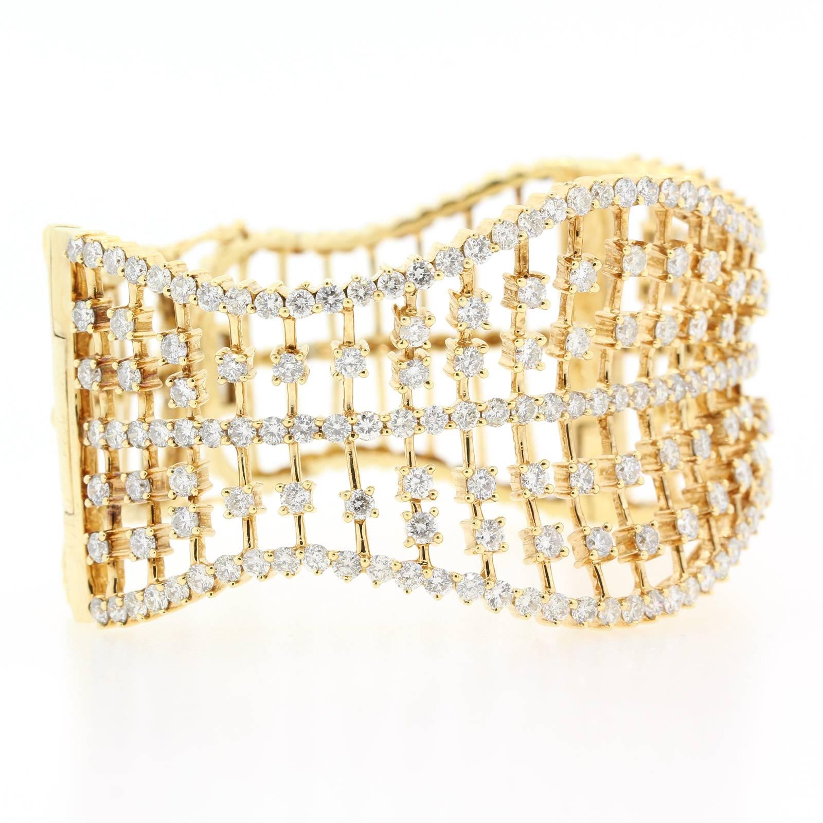 Modern 11.00 Carat Diamond Gold Cuff Bracelet For Sale