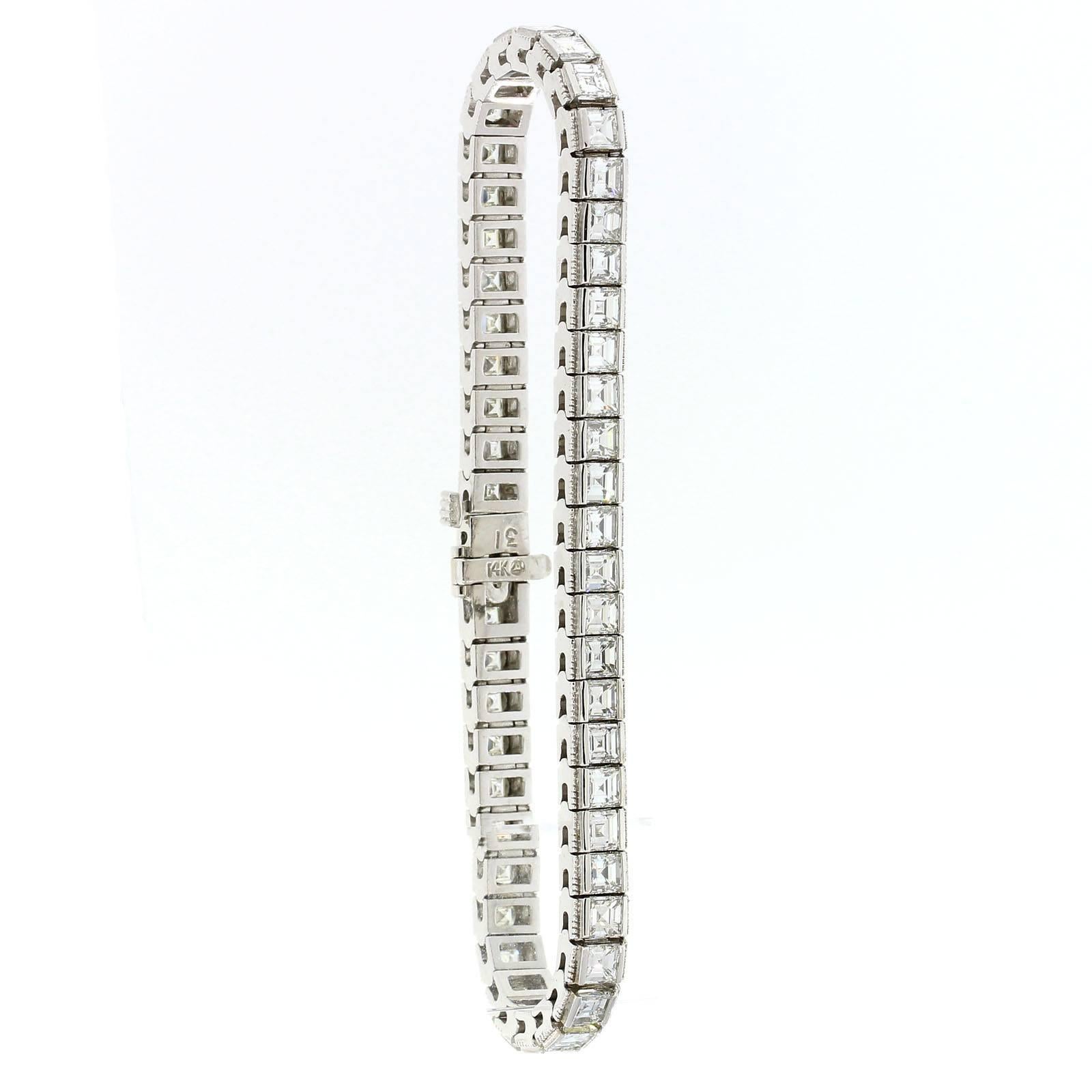 Women's Modern Princess Cut Diamond Gold Straight Line Bracelet