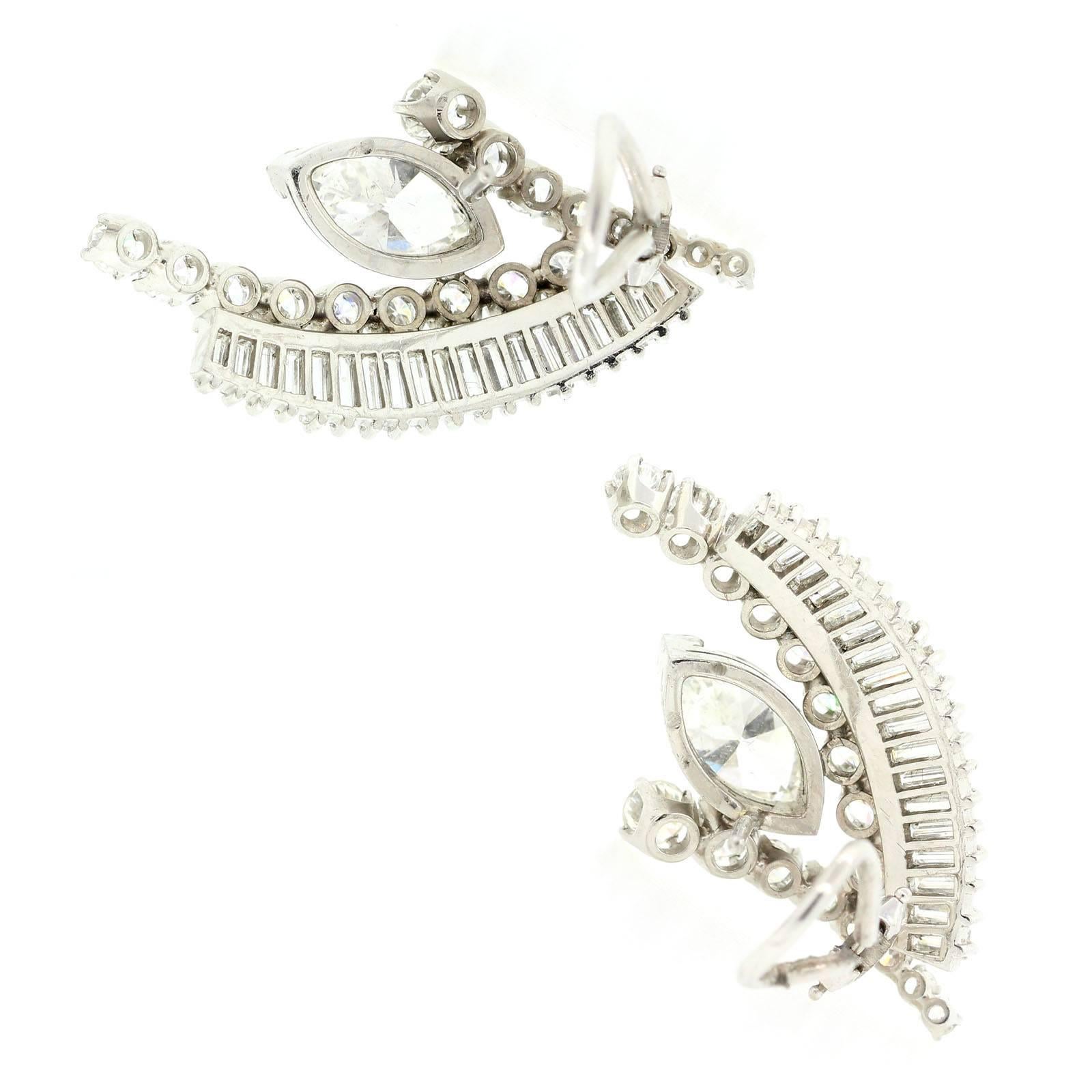 Vintage Diamond Platinum Earrings In Excellent Condition For Sale In Beverly Hills, CA