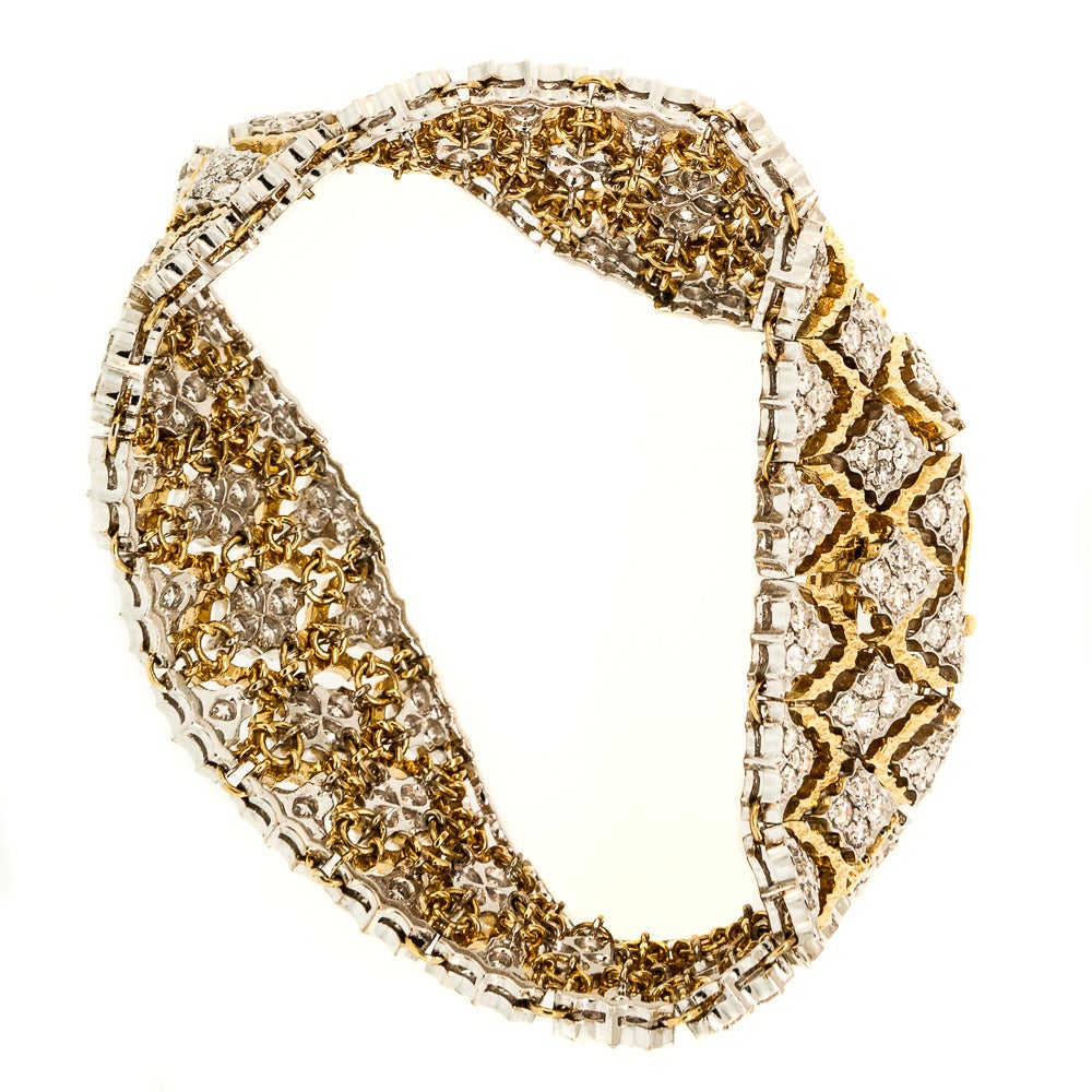 Golden Mesh Brilliant Cut Diamond Bracelet In Excellent Condition In Beverly Hills, CA