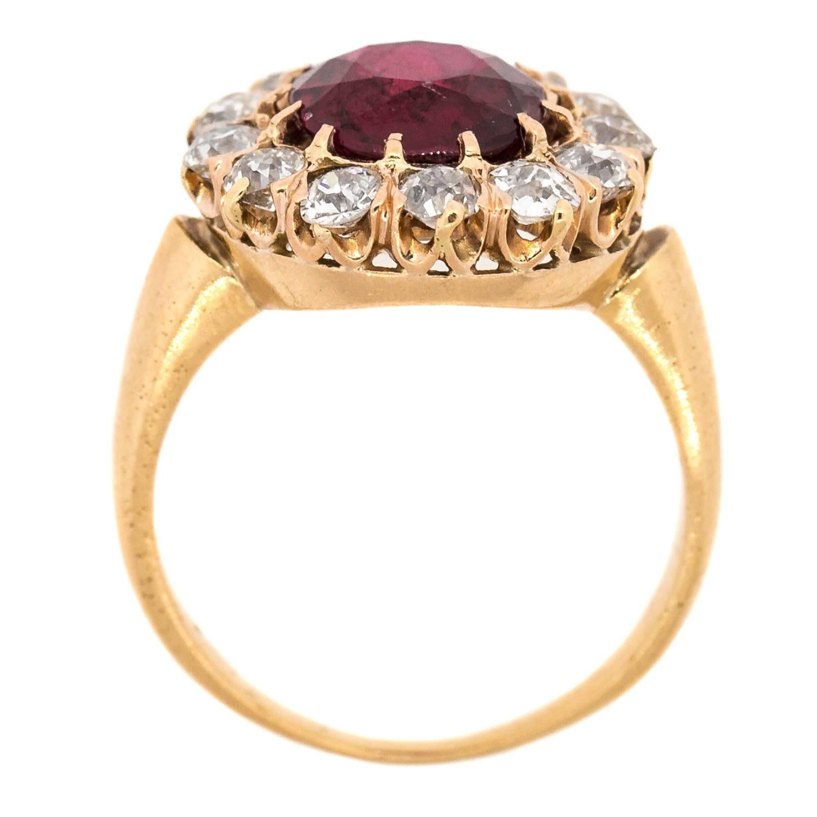 G.I.A Certified Antique Ruby and Old Cut Diamond Gold Ring In Excellent Condition In Beverly Hills, CA