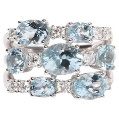 18 Karat White Gold Ring with Aquamarine and Diamonds