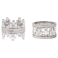 18kt white gold Anniversary ring with baguette and brilliant cut diamonds