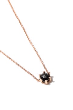 Collana in oro rosa 18 carati con diamanti neri a taglio rosa