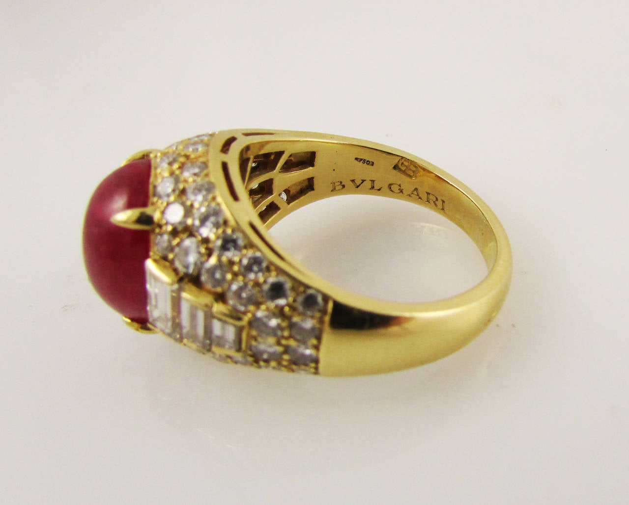 Bulgari Cabochon Ruby Diamond Gold Ring In New Condition In San Francisco, CA
