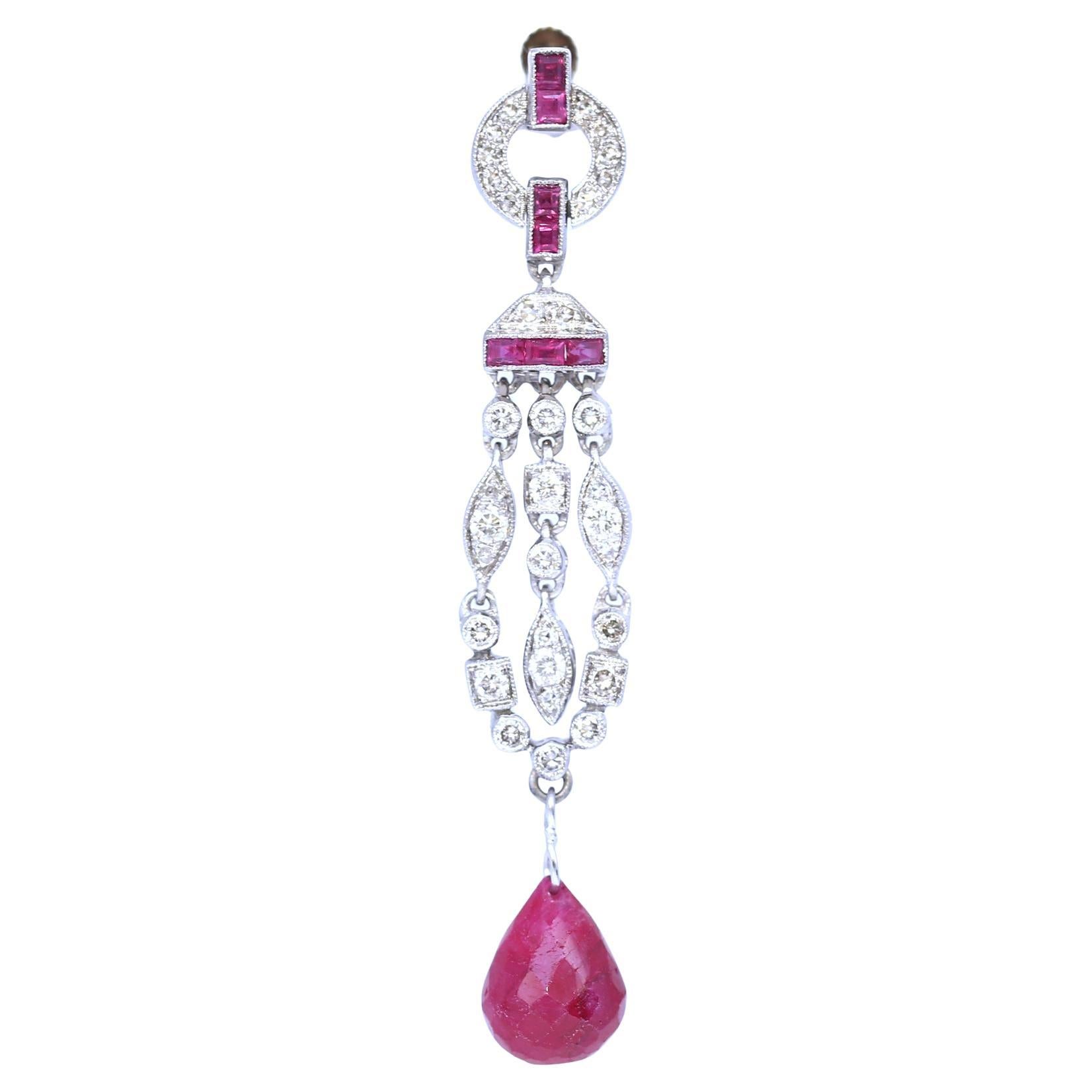 Boîte pour boucles d'oreilles de style Art déco, rubis, rubis et diamants baguettes, 1970 Pour femmes en vente