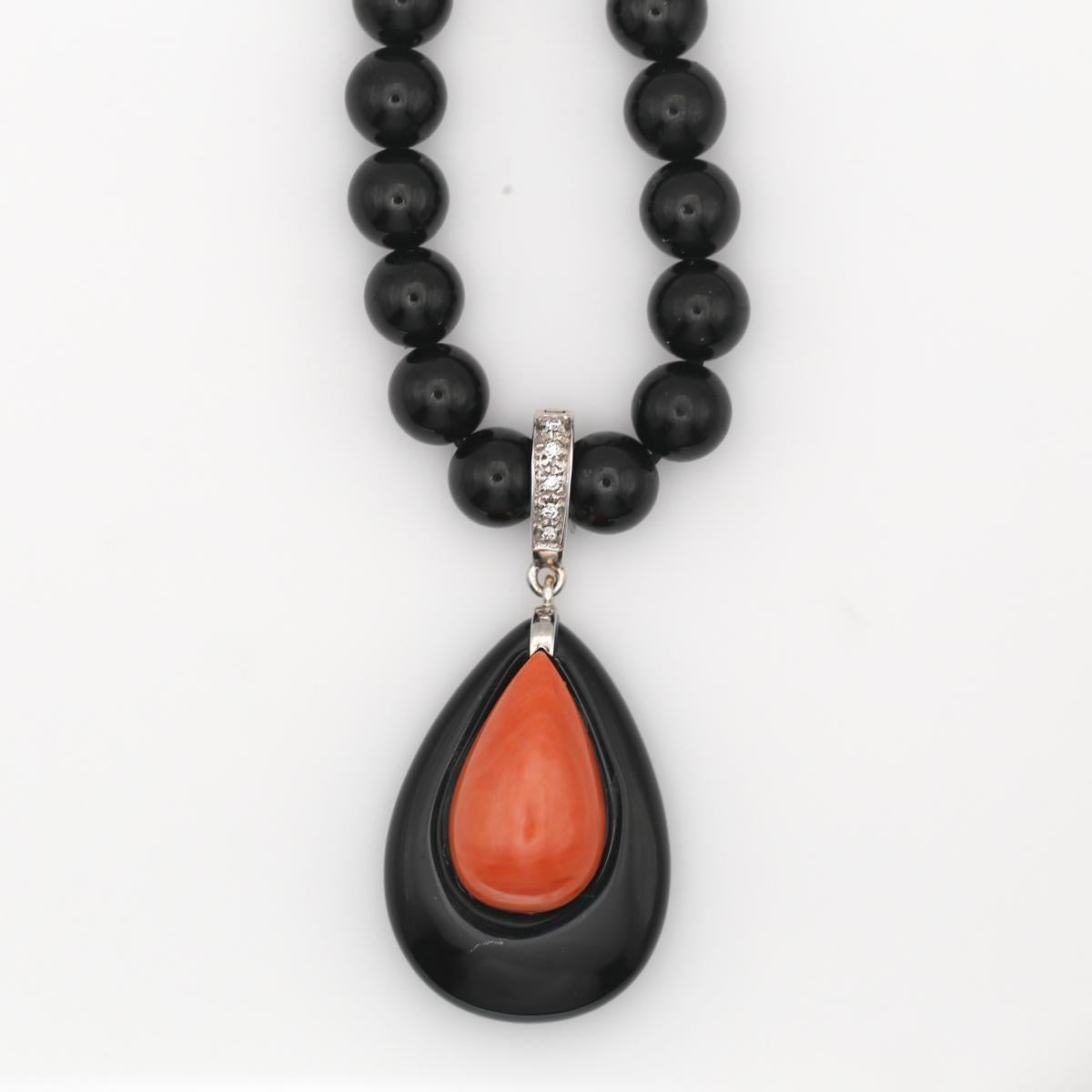 Collana di perline di tormalina nera Ciondolo di onice Diamanti Oro bianco, 1930 in vendita 1