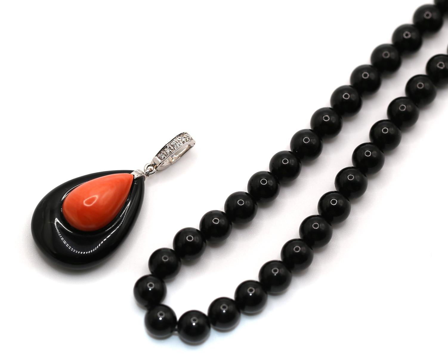 Collana di perline di tormalina nera Ciondolo di onice Diamanti Oro bianco, 1930 in vendita 3