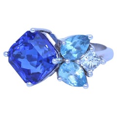 Anello con tanzanite e diamanti da 6,8 carati in oro bianco 14K, Contemporary 2023