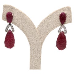 Pendientes antiguos tallados con rubíes y diamantes en oro blanco de 18 quilates, de alrededor de 1950