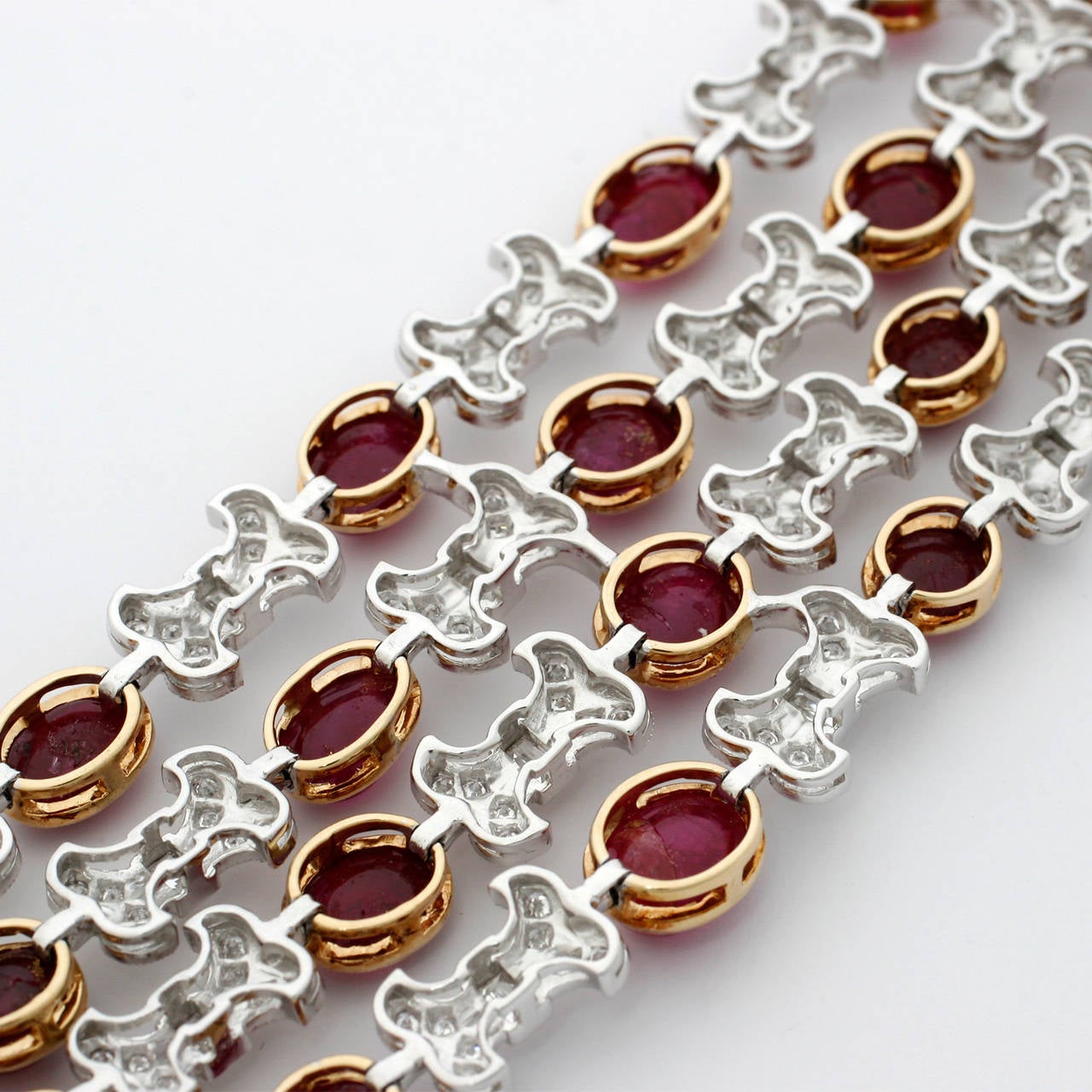 Cabuchon Burma Ruby Diamond Platinum Bracelet In New Condition For Sale In Louisville, KY