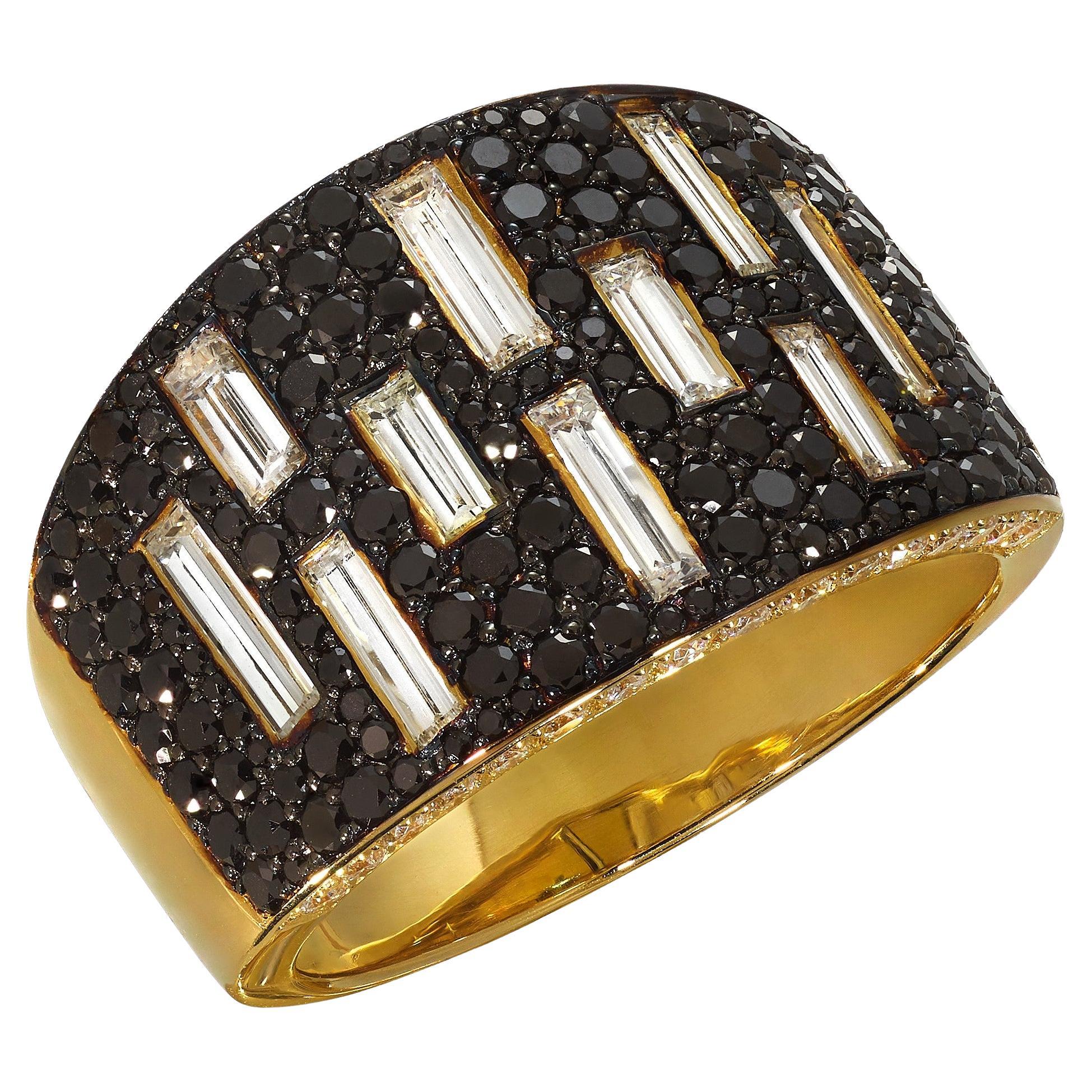 Gelbgold-Cocktailring mit 1,03 Karat Diamant im "Baguetteschliff"-Schliff im Angebot