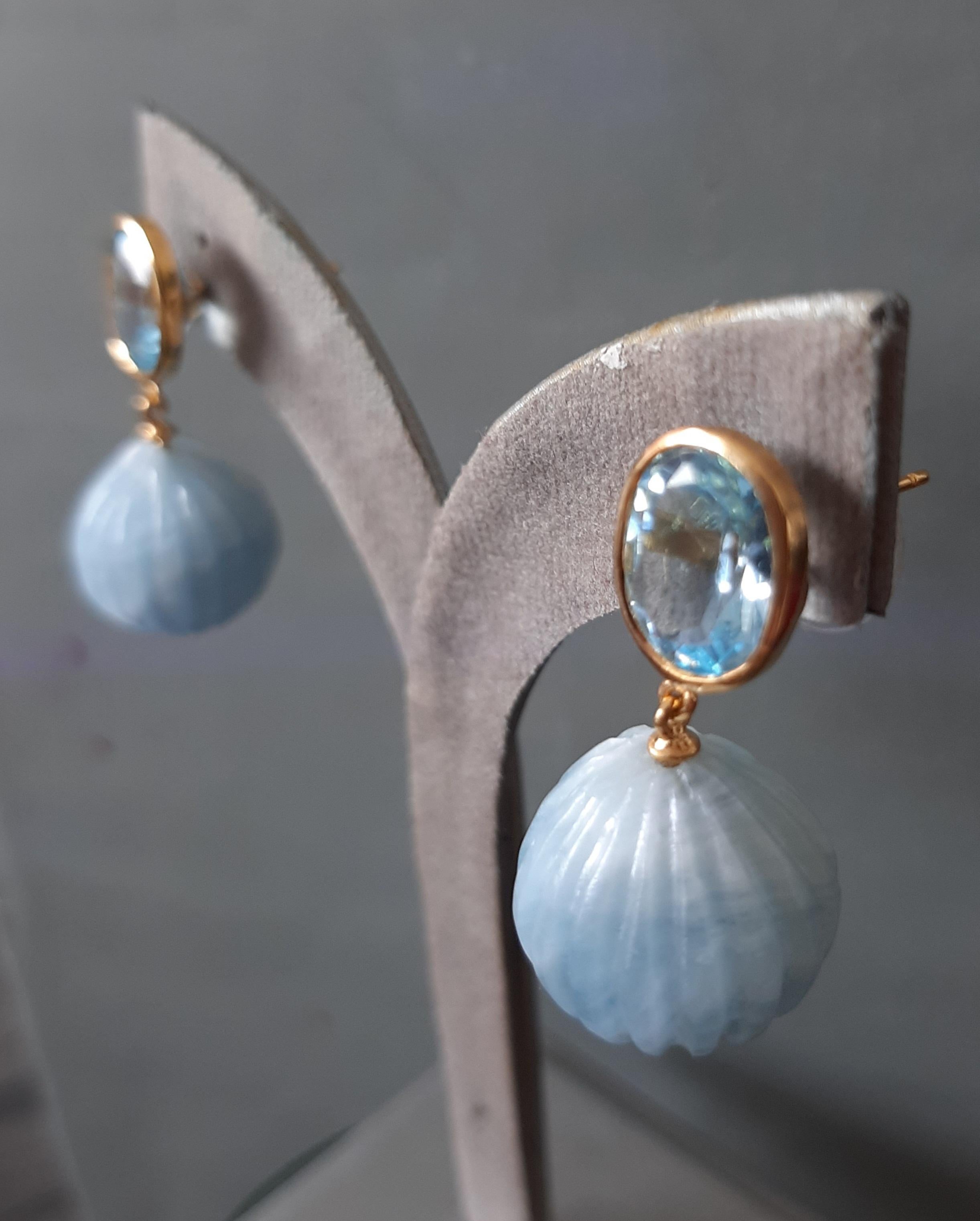 Artisan Topaze bleue Forme ovale facettée Aigue-marine sculptée Gouttes d'or jaune massif 14k en vente