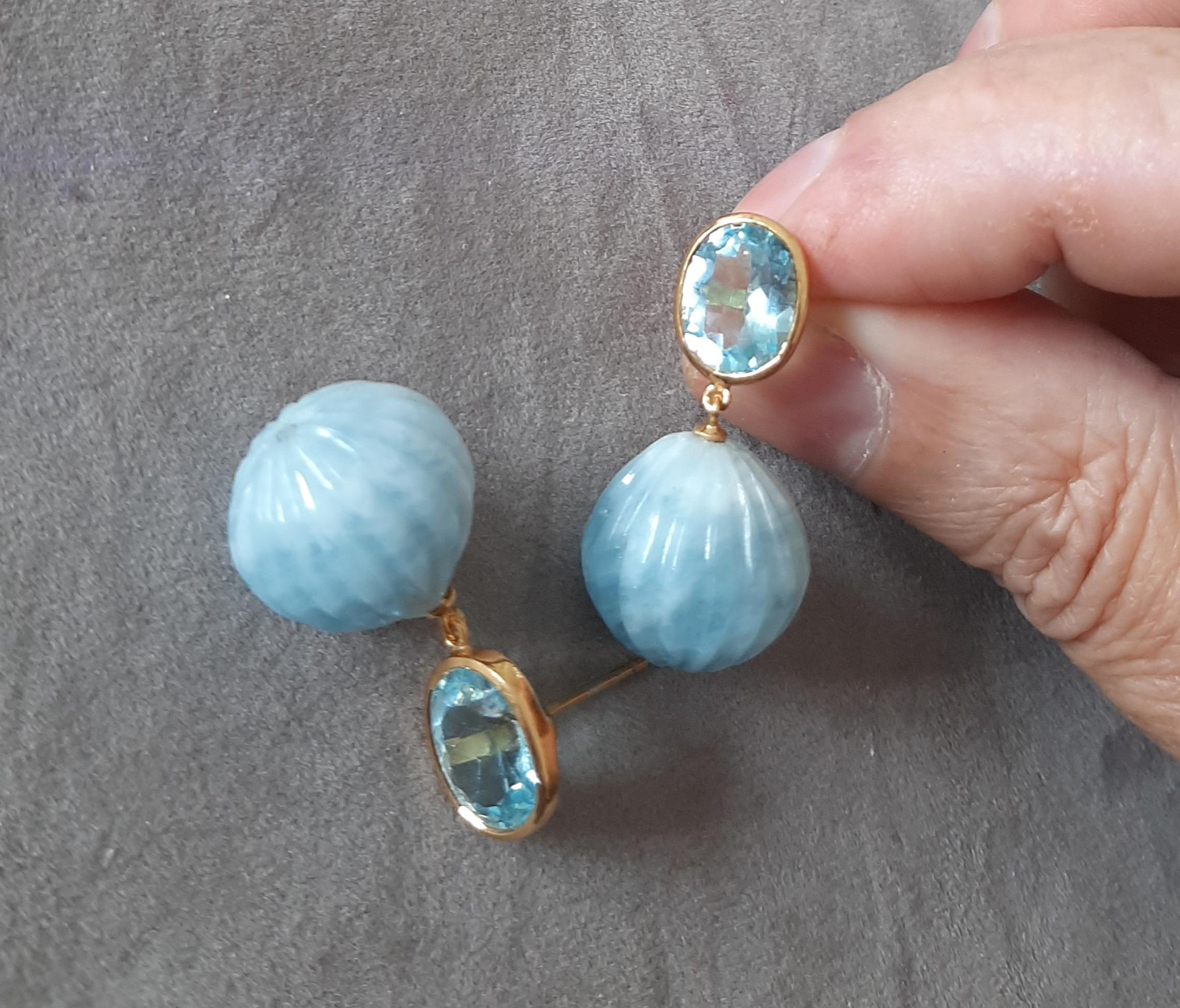 Topaze bleue Forme ovale facettée Aigue-marine sculptée Gouttes d'or jaune massif 14k en vente 2
