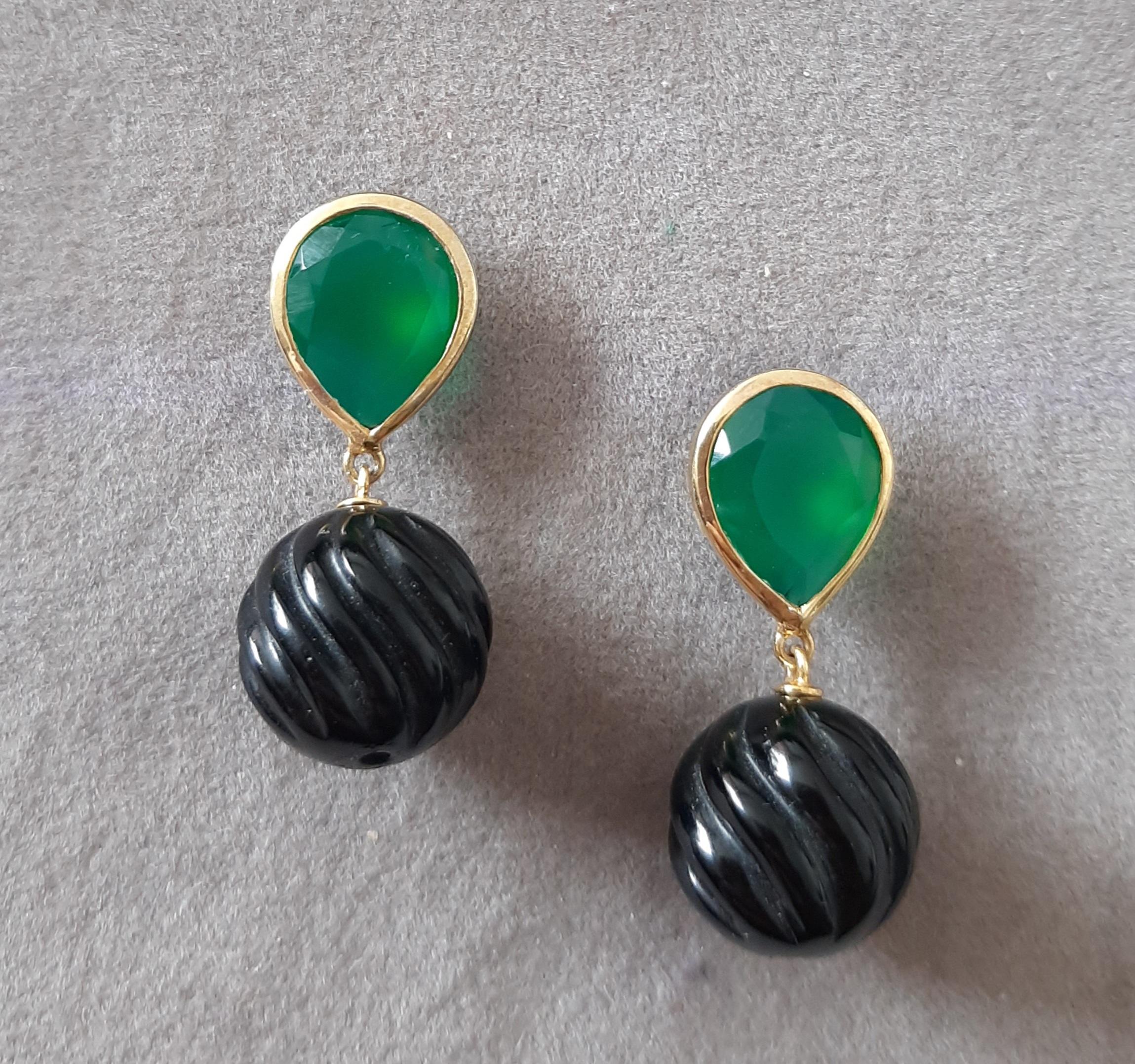 Grüner Onyx Facettiert Birne Form Geschnitzt Schwarzer Onyx Perlen 14k Solid Gelbgold im Angebot 6