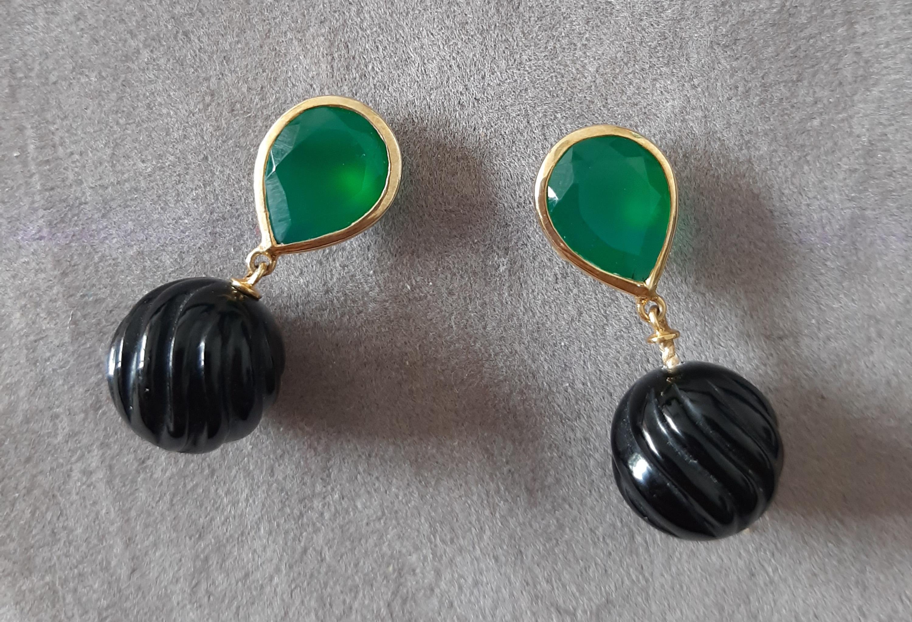 Grüner Onyx Facettiert Birne Form Geschnitzt Schwarzer Onyx Perlen 14k Solid Gelbgold im Angebot 5