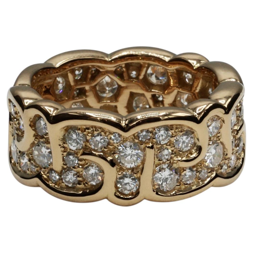 Bague Marina B. en or jaune 18 carats, modèle « Onda » à large anneau serti de diamants en vente