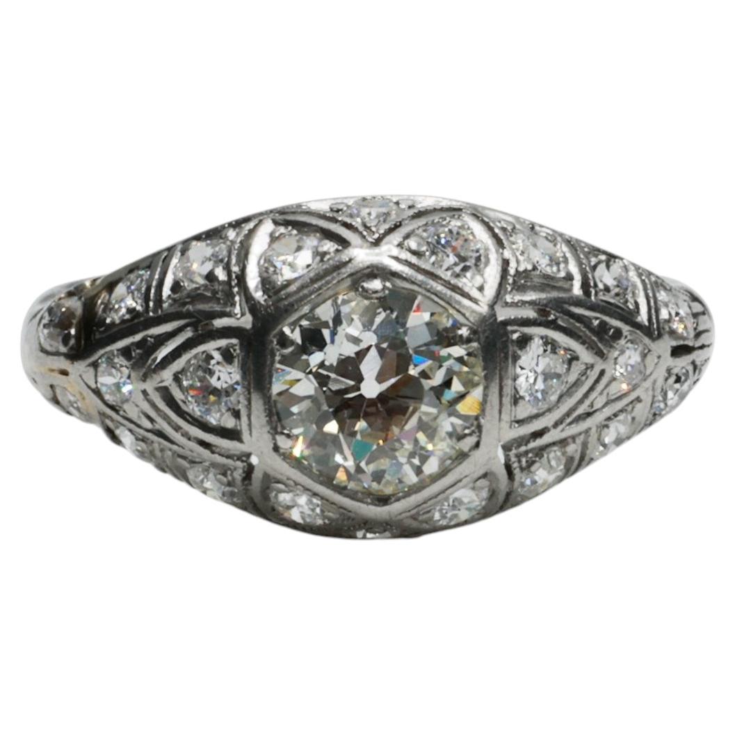 Anillo de compromiso Art Déco de platino con diamante natural de talla europea antigua y diseño de filigrana en forma de cúpula en venta