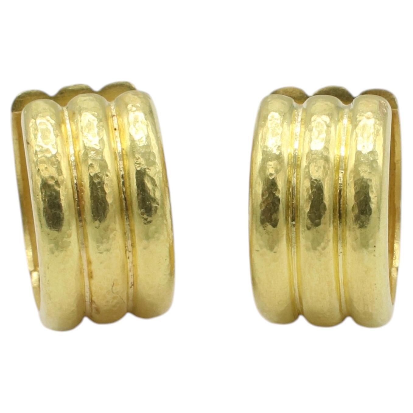 Pre-owned Elizabeth Locke 19 Karat Yellow Gold Huggie Hoop Banded Earrings