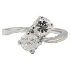 Bague en or blanc 14 carats sertie de deux diamants ronds naturels de 1,15 carat, style « Toi et Moi »
