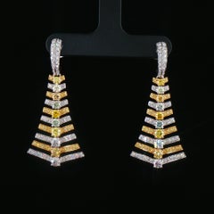 Round cut 2.94 ct Fancy Color & White Diamonds Contemporary Earrings in 18K Gold
