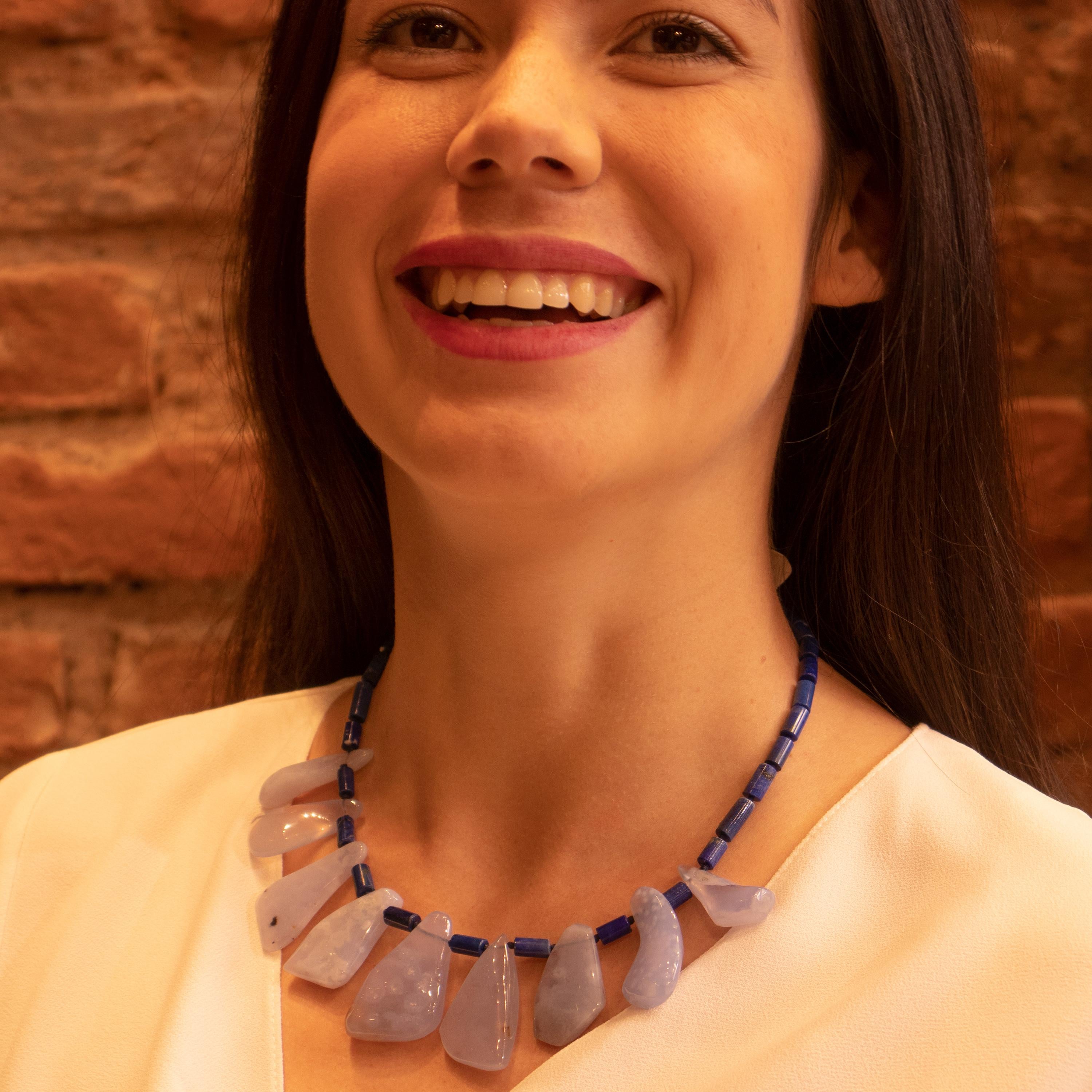 Taglio misto Collana in Lapislazzuli Calcedonio fatta a mano in Argento Tribale Guerriero Audace in vendita