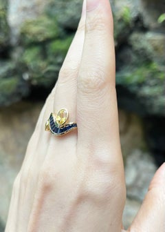 Yellow Sapphire and Blue Sapphire Ring set in 18K Gold Settings