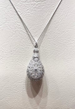 Diamond Pendant set in 18K White Gold Settings