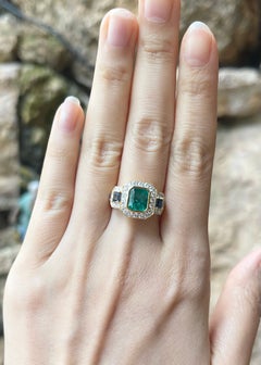 Emerald and Blue Sapphire with Diamond Ring set in 18K Gold Settings