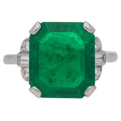 7.83 Carat Natural Colombian Emerald Ring with Diamond Set Shoulders circa 1925 12