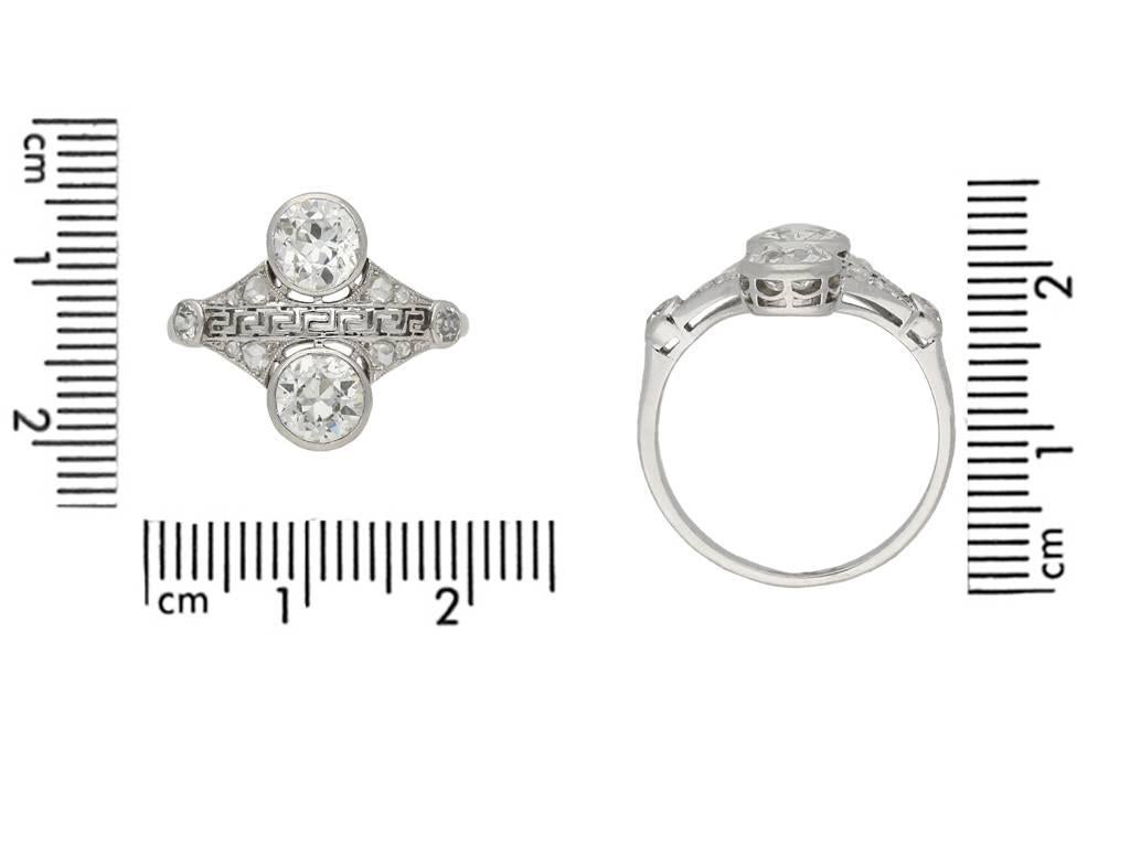 Art Deco Diamant-Cluster-Ring, um 1925 (Alteuropäischer Schliff) im Angebot
