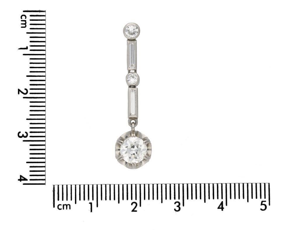Taille vieille Europe Boucles d'oreilles pendantes Art déco à diamants, vers 1930 en vente