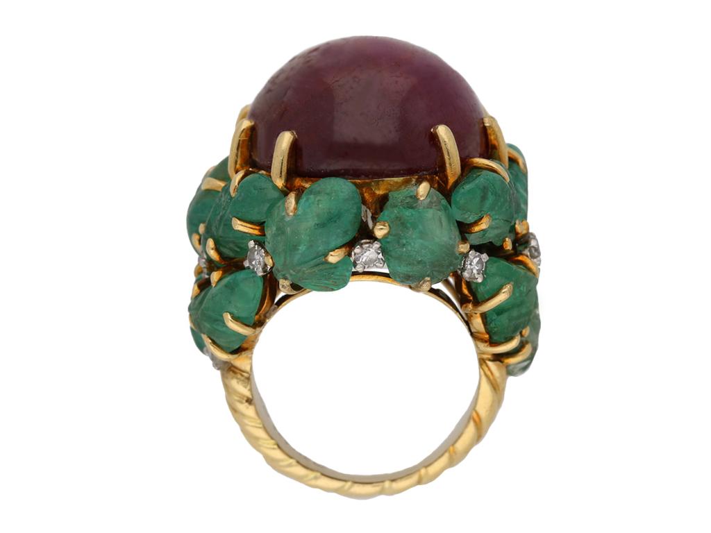De las mujeres Marchak Anillo de esmeralda y diamantes tallados en rubí estrella natural no realzado en venta