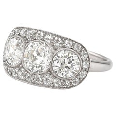 Squisito anello Art Deco in platino con 3,50 ctw di diamanti taglio europeo