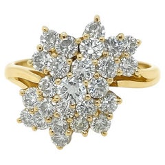 Anello con cluster di diamanti da 2,5 carati G-H VS in oro bianco e giallo 14 carati regolabile