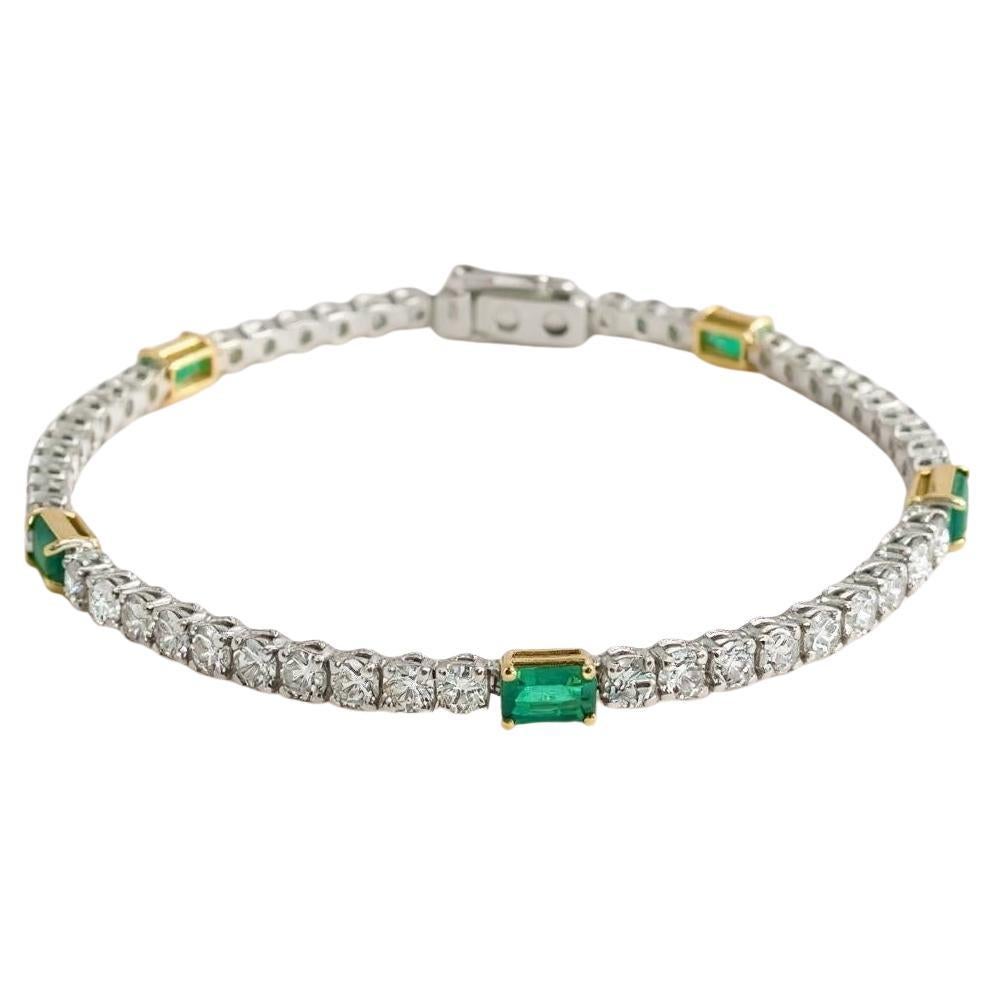 Diamanti naturali e smeraldi verdi radianti, 5,82 carati, bracciale da tennis in oro 18 ct.