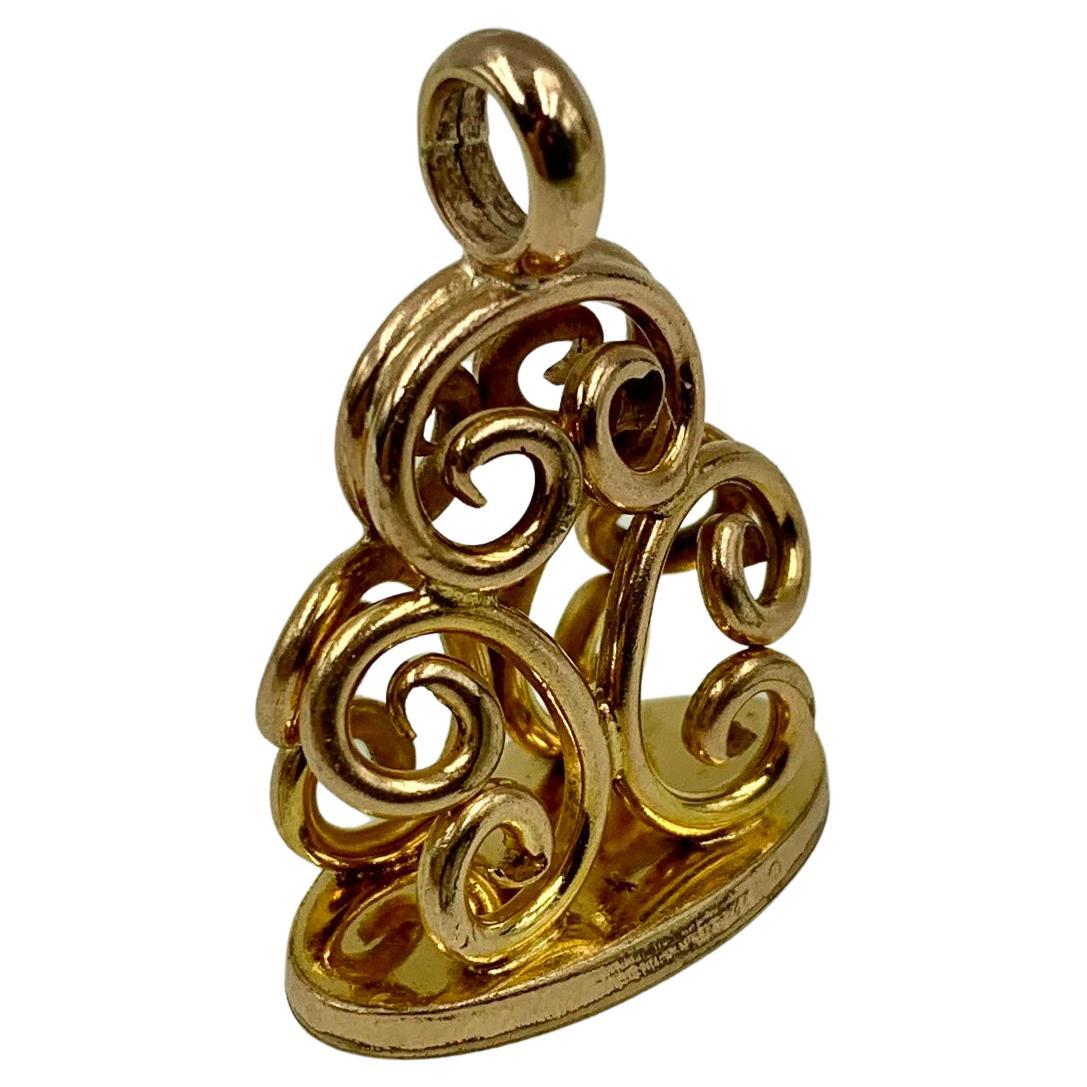 Antique Edwardian 14K Yellow Gold Scroll Motif Signet Seal Pendant, 19th Century For Sale