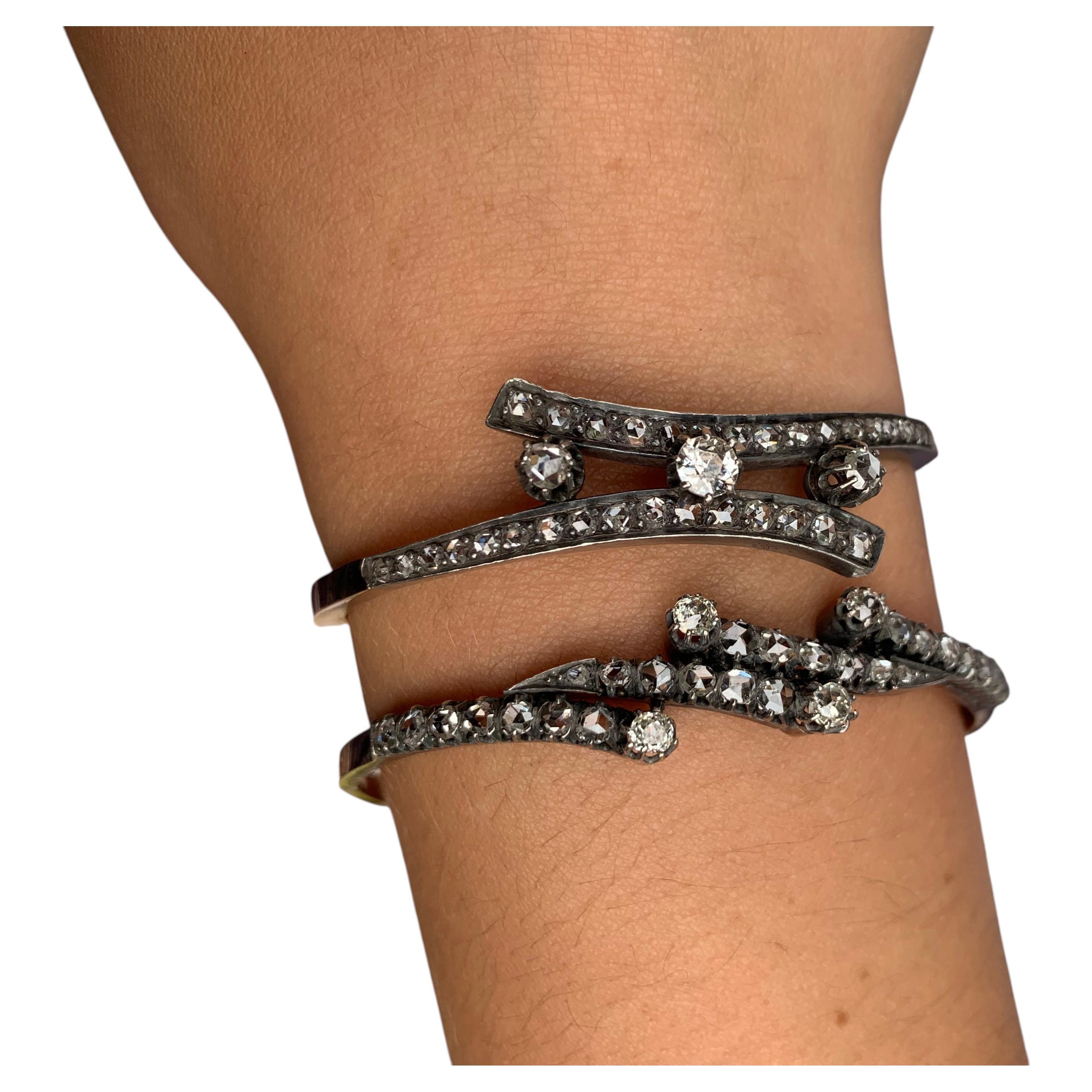 Coppia di bracciali in oro 18 carati Antique French Rose Cut Diamond, Early Marcus & Co.