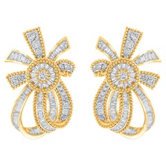 HARAKH Orecchini a fiocco in oro giallo 18 carati con diamante incolore da 3,00 CT