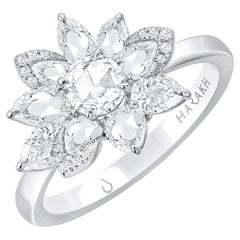 Harakh 1 1/3 CT Colorless Diamond Cascade Cluster Flower Bague en or 18KT