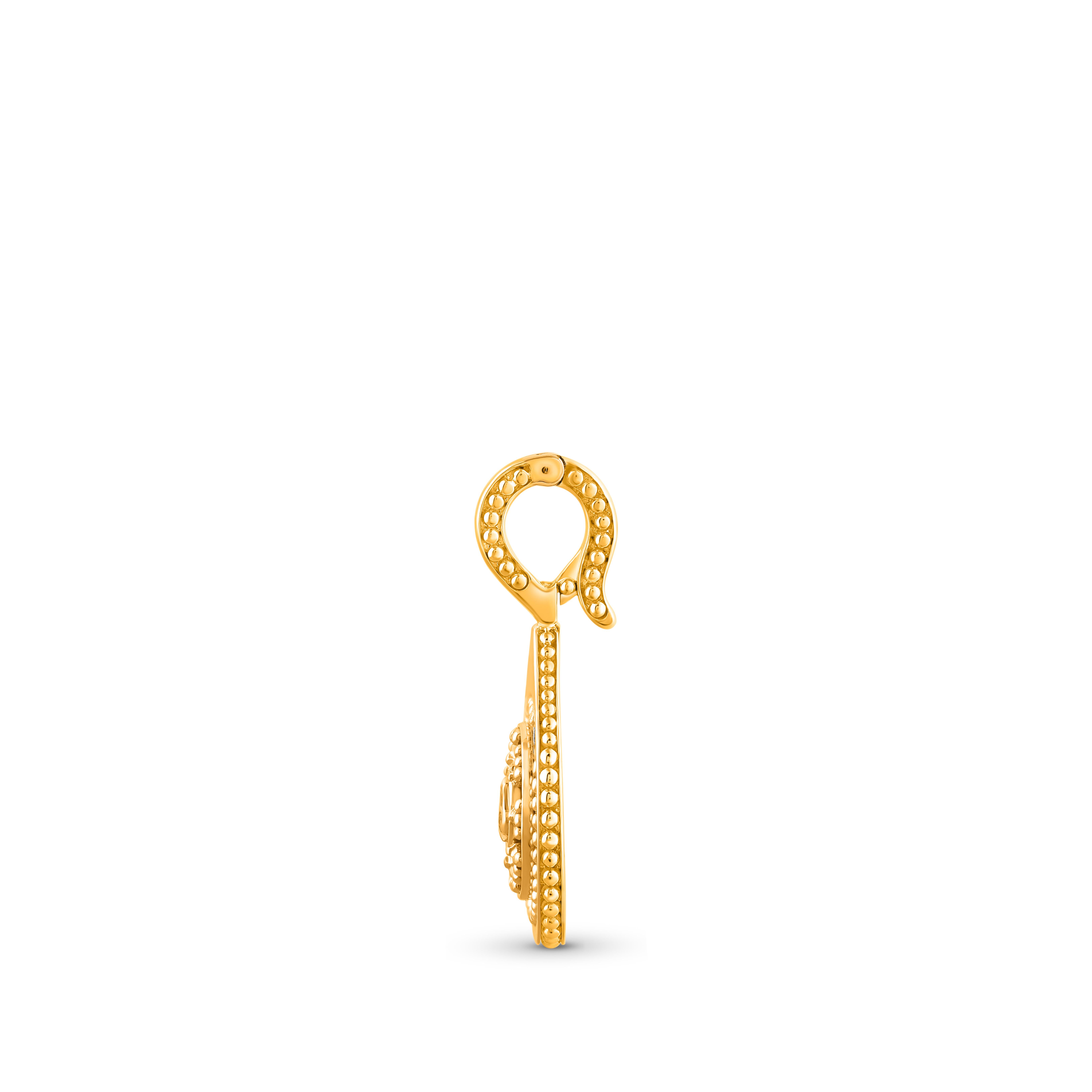 From the Drops of JOY collection, the Wheel, one of the eight lucky signs, offers SERENITY in the present moment. This elegant pendant charm is studded with brilliant-cut natural diamonds. What makes this piece truly unique is the use of the Pota