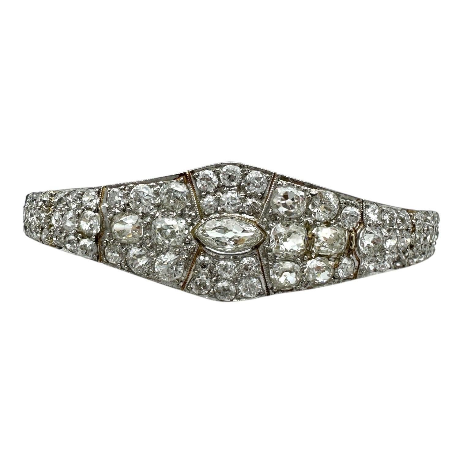 Bracelet en platine avec diamants taille européenne de 4,25 carats, c. 1920 en vente 3