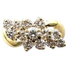 Anello da cocktail vintage in oro giallo 14 carati con diamanti taglio brillante rotondo da 0,80 carati disposti a grappolo