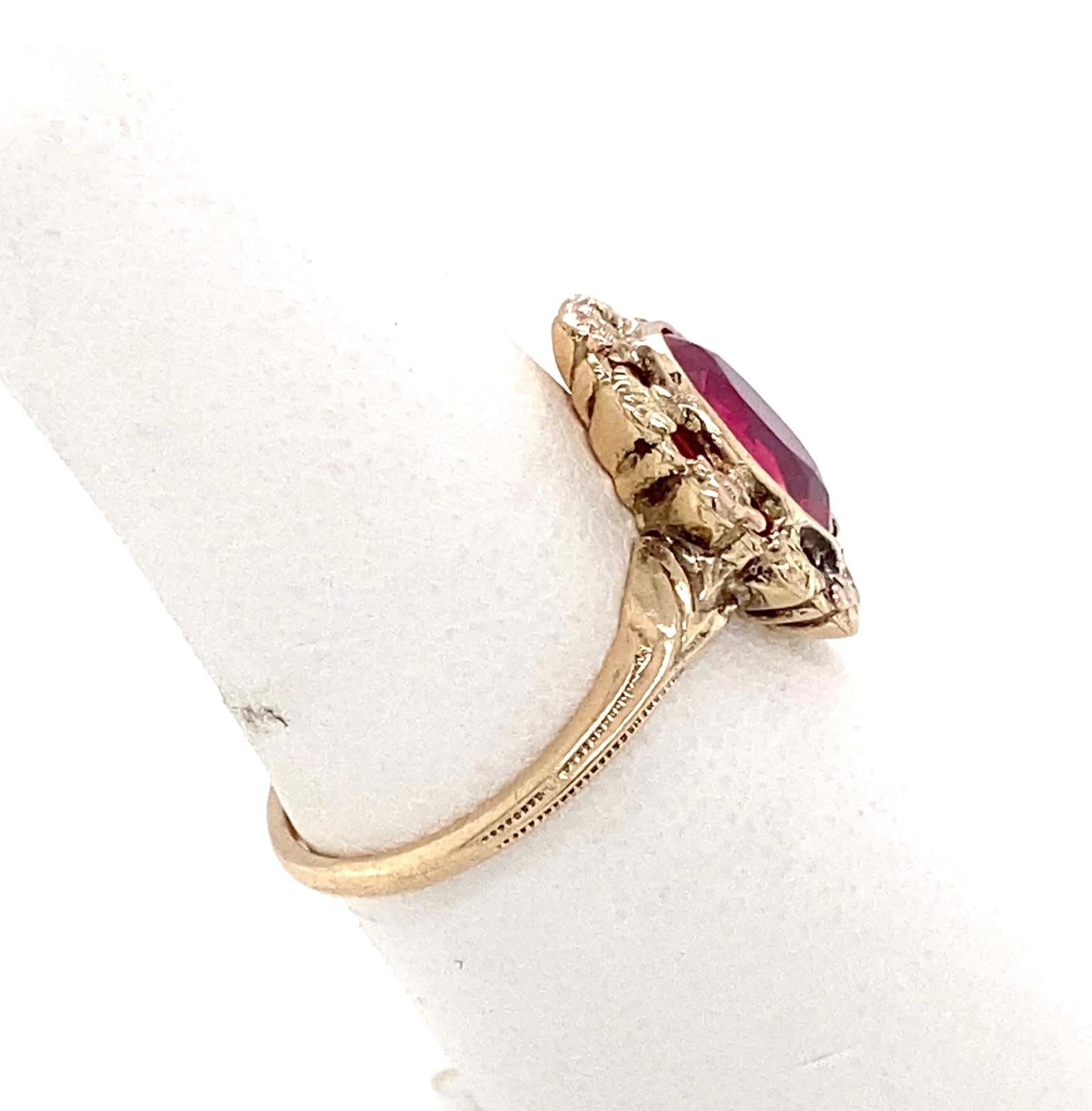 Vintage 1930s Synthetischer Rubin 10 Karat Gelb & Rose Gold Ring im Zustand „Relativ gut“ im Angebot in Towson, MD