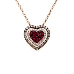 Collier Le Vian x Godiva avec pendentif en forme de cœur en or rose 14 carats, orné d'un rubis et de diamants brun